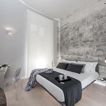 Colosseum Corner روما