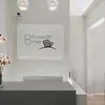 Colosseum Corner בית הארחה