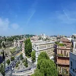 Colosseum Corner בית הארחה