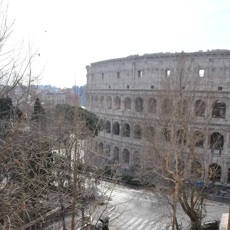 Colosseum Corner Řím