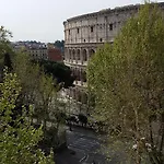 Colosseum Corner Roma
